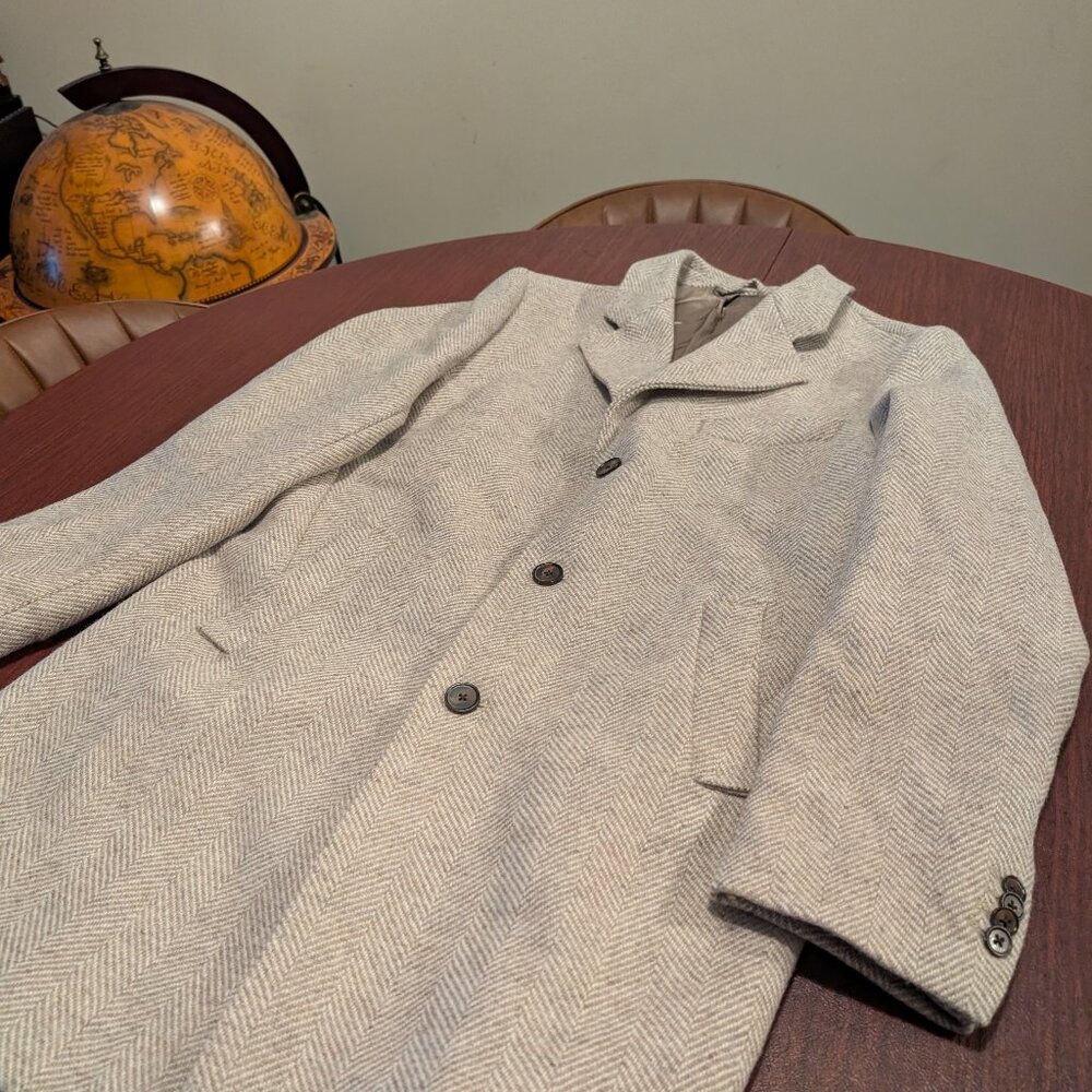 Elegant John Henric Oatmeal Herringbone Overcoat – Size Medium– Wool